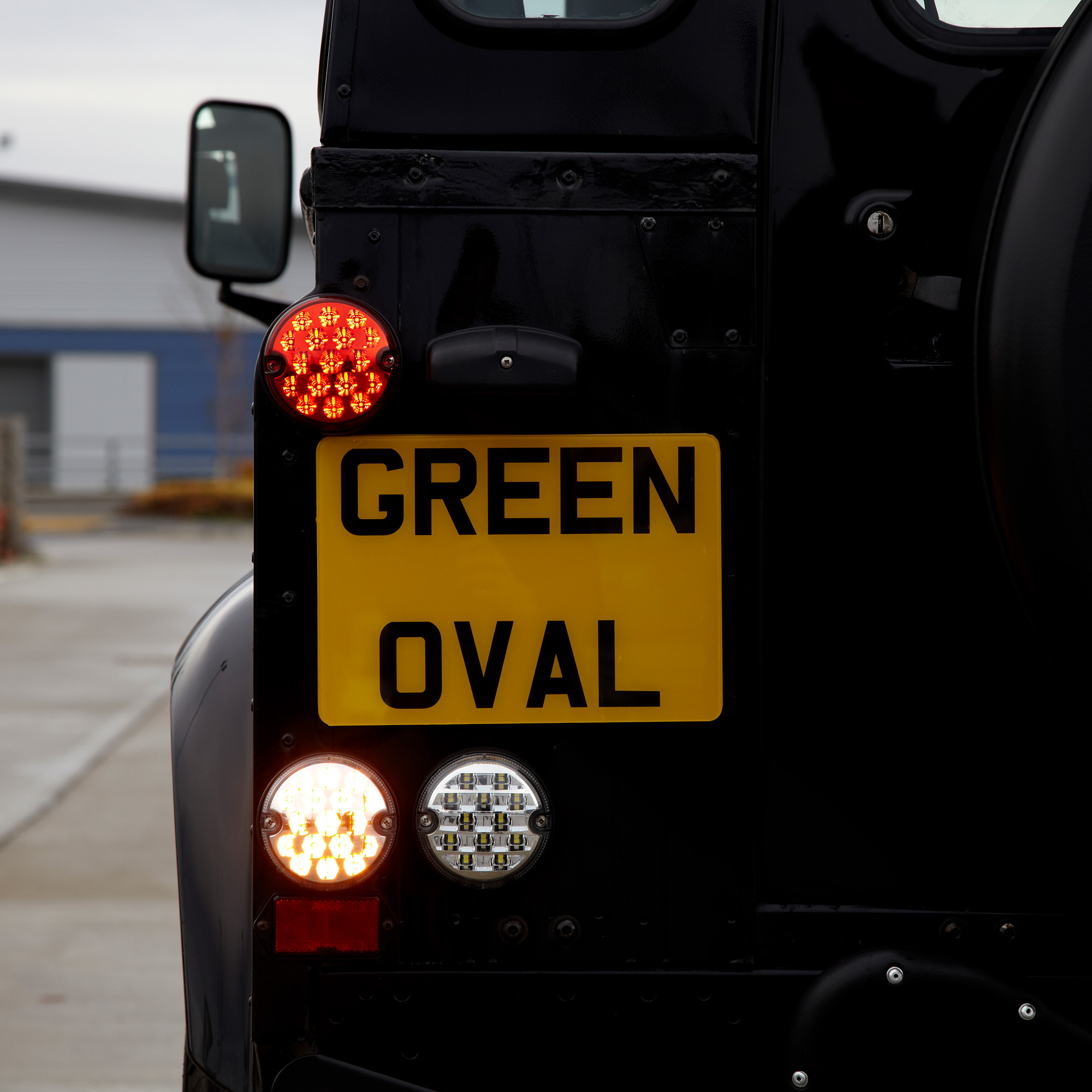 RCV4501 alight on car